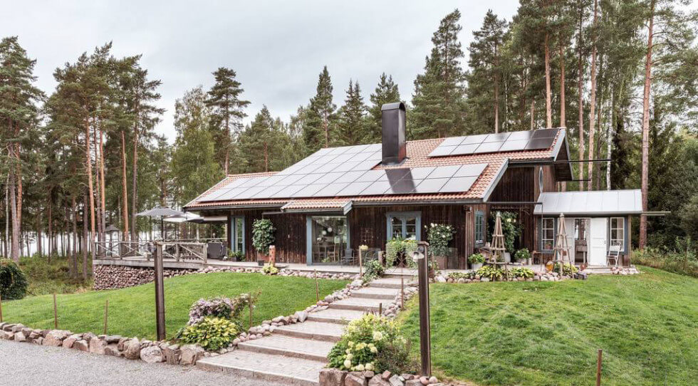 Många husägare har valt att komplettera solcellsanläggningen med ett batterilager.