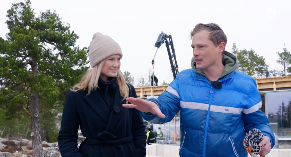 Evelina och Jonas bygger ett hus på Värmdö som innebär komplicerade betonggjutningar.