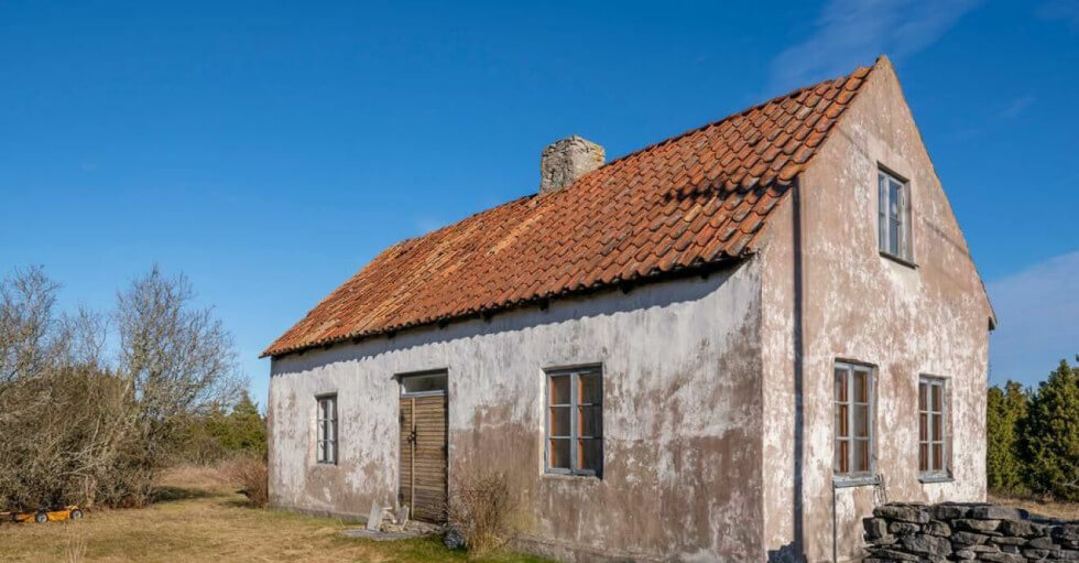 Kallmurat kalkstenshus på Gotland, dock inte det som omnämns i artikeln.