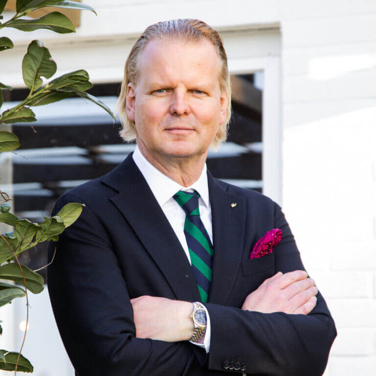 Advokat Karl Henrik Östberg är ny juridisk expert på Byggahus.se. 