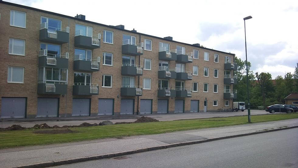 Flerbostadshus i Lund. Enligt ny statistik från SCB är det billigast att bygga bostäder i södra Sverige.
