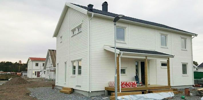  JS Bygg och Fastigheter har satt i system att överdebitera för grunden till Smålandsvillan.