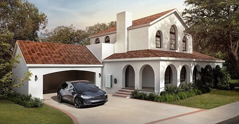 Teslas solcellspannor av modellen toskansk. De finns även i modellen skiffer, slät och struktur.