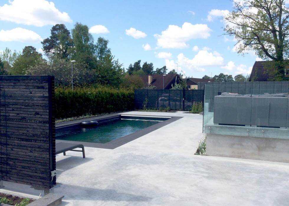 Avskärmningar i glas och i träpanel