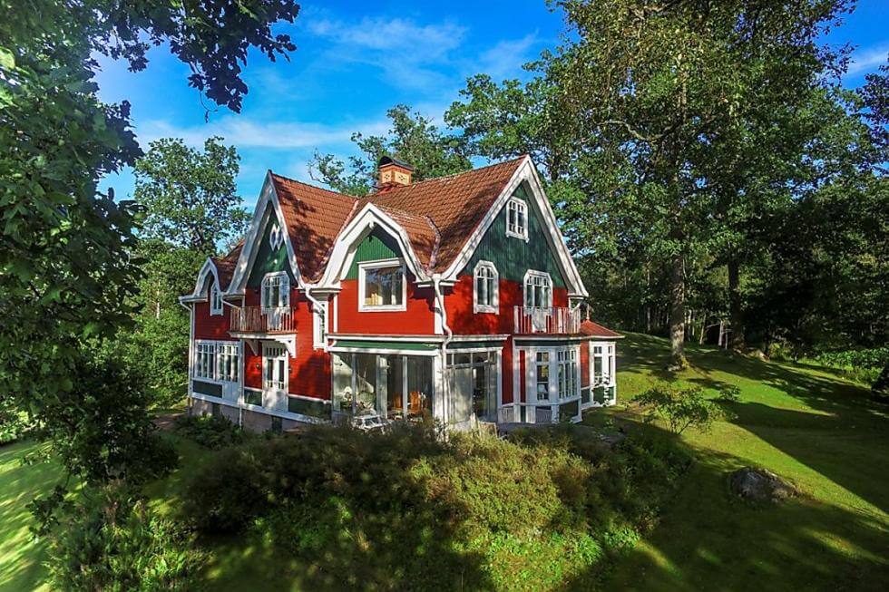 Sekelskifteshus från sidan.