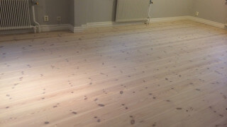 Slipa golv, vaxa golv, luta golv, måla golv ...