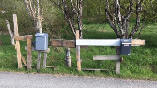 Intresselapp i brevlåda på sålt hus