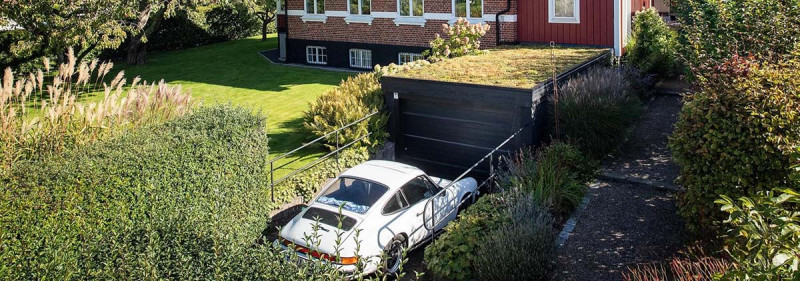 8 genomtänkta garage till salu - från grästak till herrgårdsstil