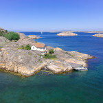 Hus på egen ö Tanum