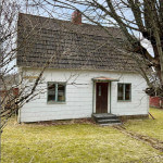 Hus med fasad av eternit